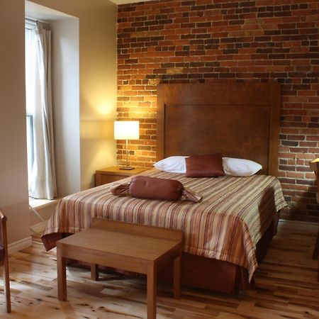 Hotel Abri Du Voyageur Montreal Bagian luar foto