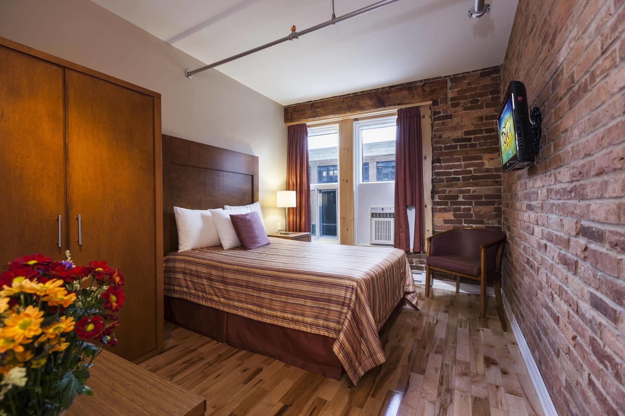 Hotel Abri Du Voyageur Montreal Bagian luar foto