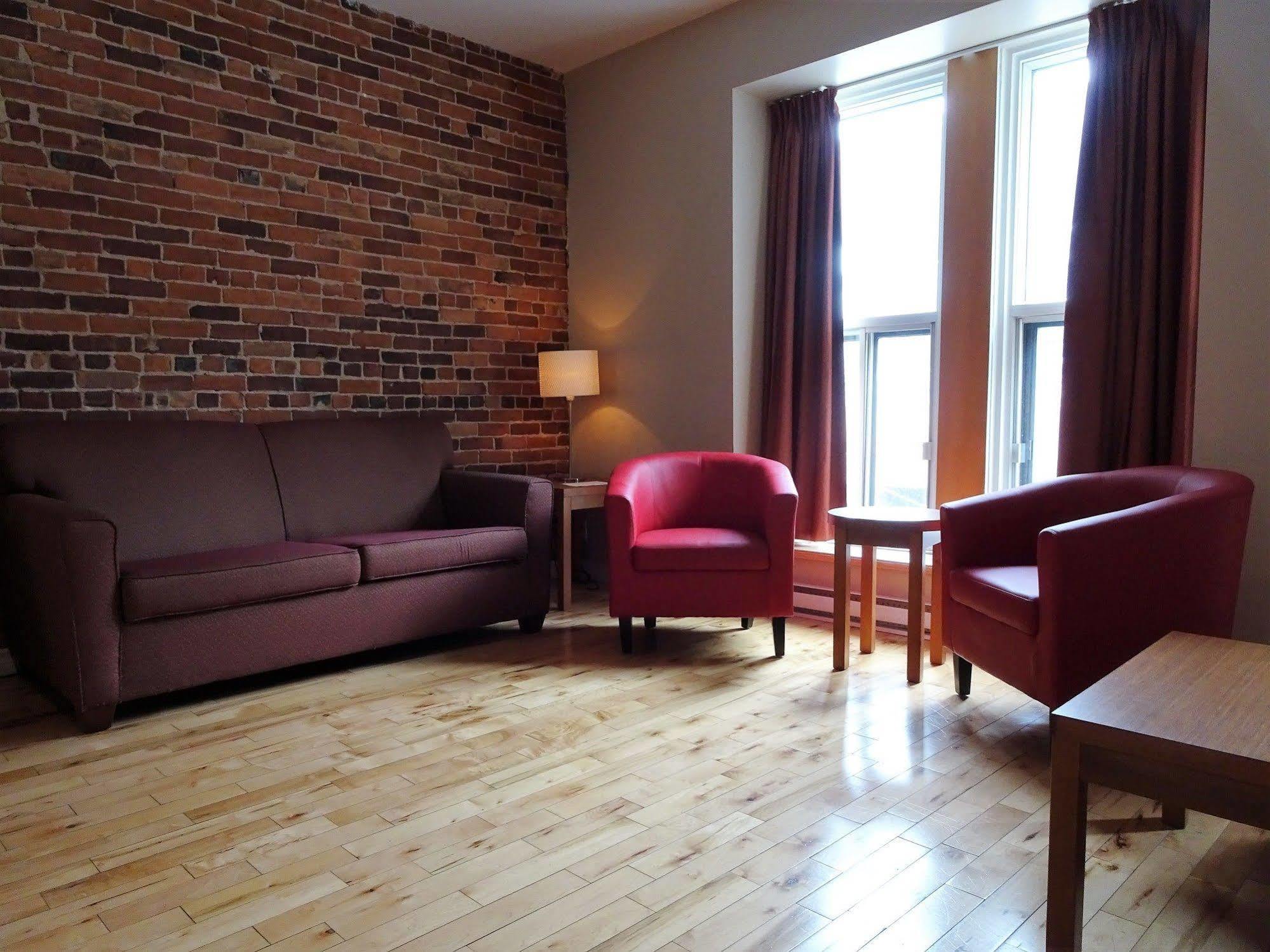 Hotel Abri Du Voyageur Montreal Bagian luar foto